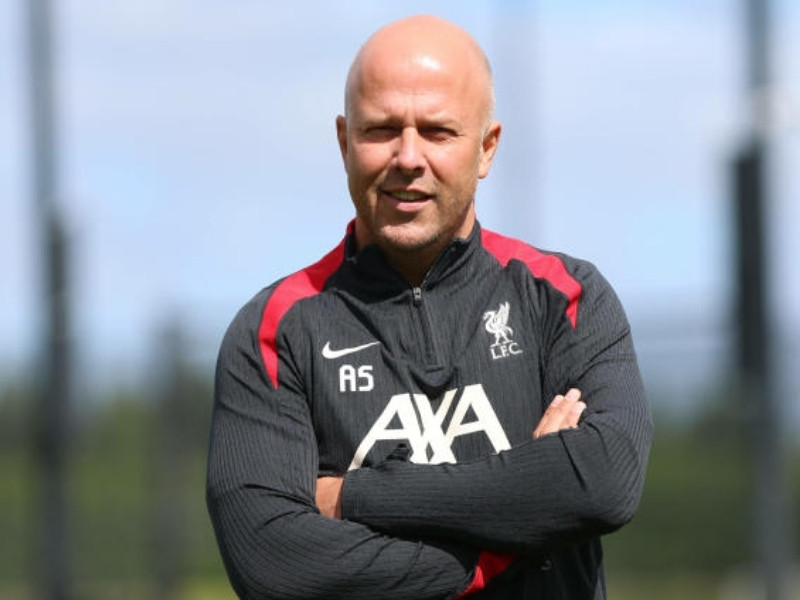 Tìm hiểu Arne Slot là ai, ta biết hiện ông đang là huấn luyện viên trưởng của câu lạc bộ Liverpool