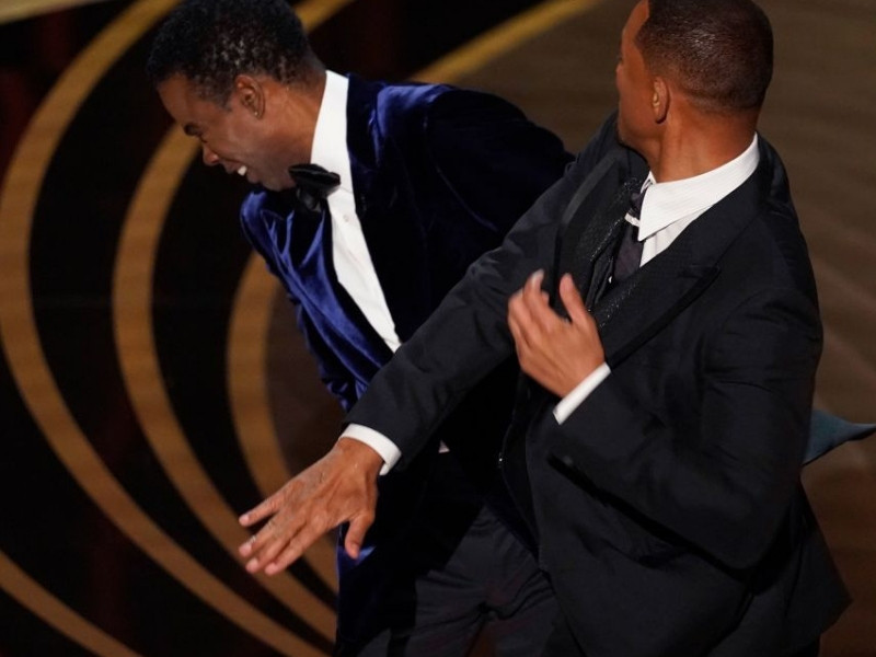 Cái tát thẳng mặt của Will Smith dành cho Chris Rock tại Oscar 2022