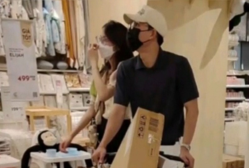 Tăng Mỹ Hàn Hiếu Thứ Hai trước tin đồn shopping cùng nhau